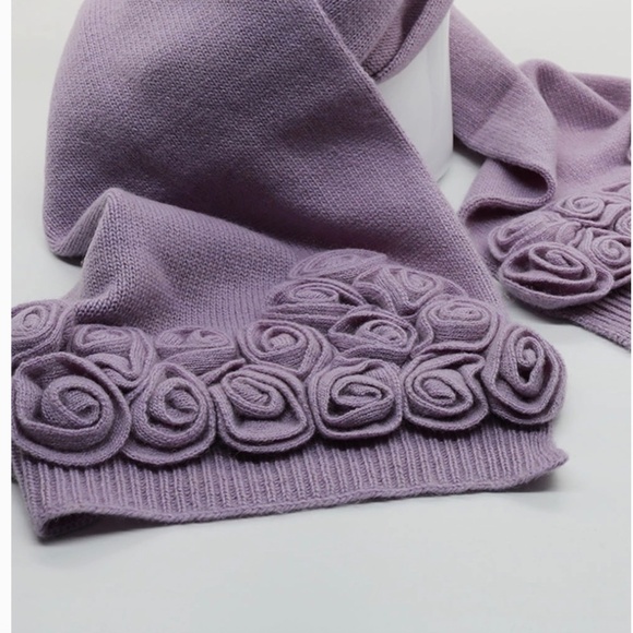 Portolano Cashmere Scarf with Flowers - Picture 2 of 3